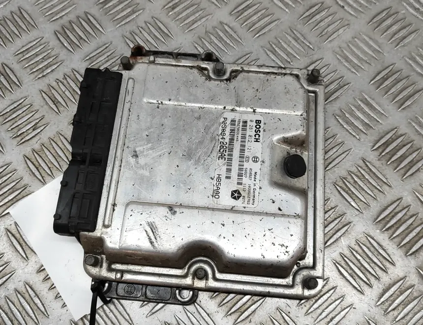CHRYSLER Voyager 4 generation (2001-2007) Moottorin ohjausyksikkö ECU 0281012121,1039S12762,P05094285AE 24648336