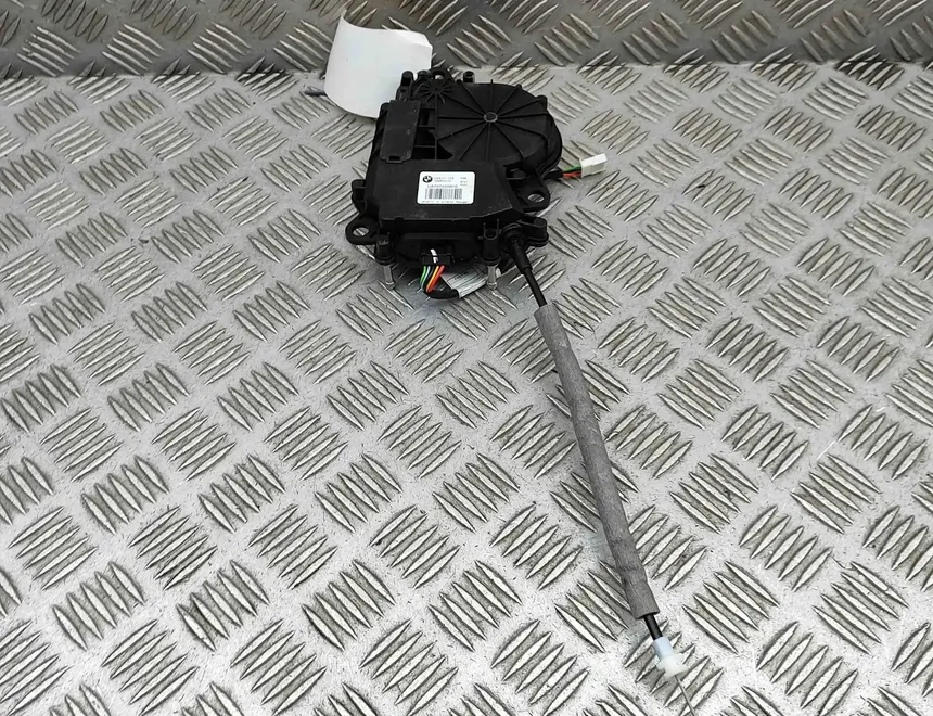 BMW X1 F48/F49 (2015-2023) Takaluukun Soft Close -moottori 7374006 32597456