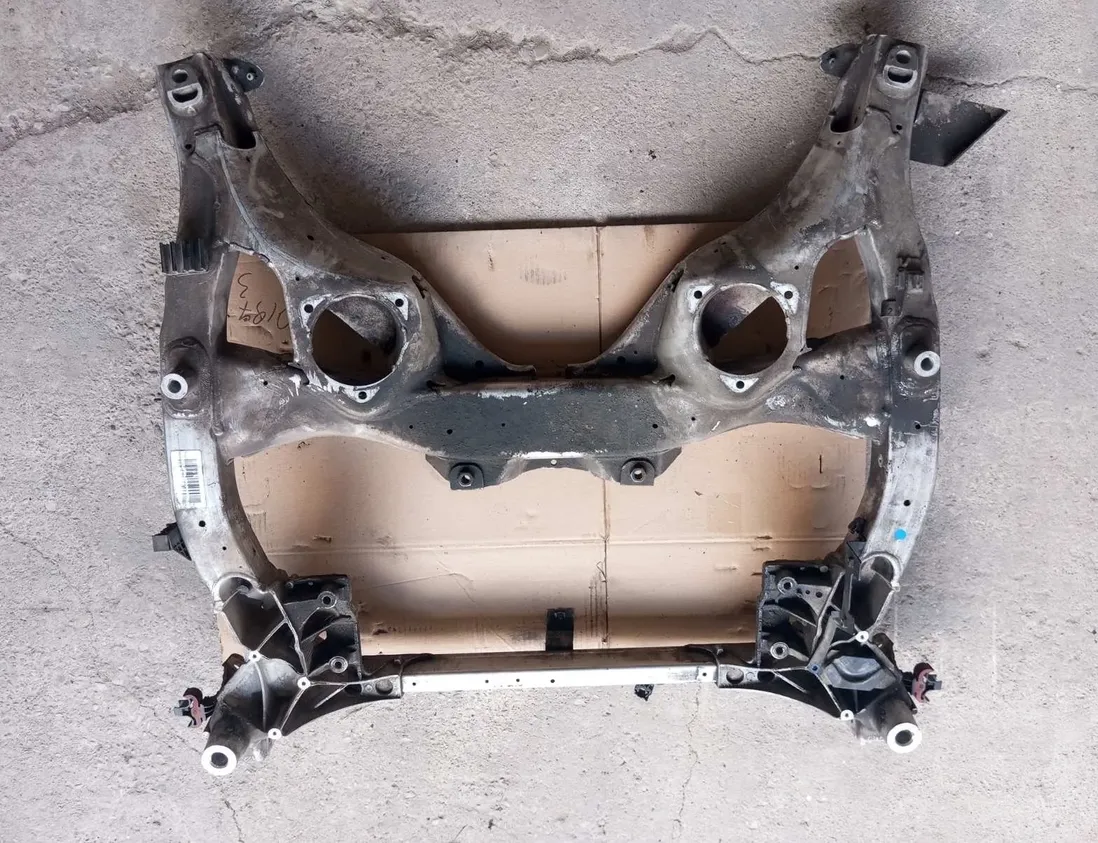 BMW 7 Series F01/F02 (2008-2015) Etujousituksen apurunko 6778359,6775761 25217653