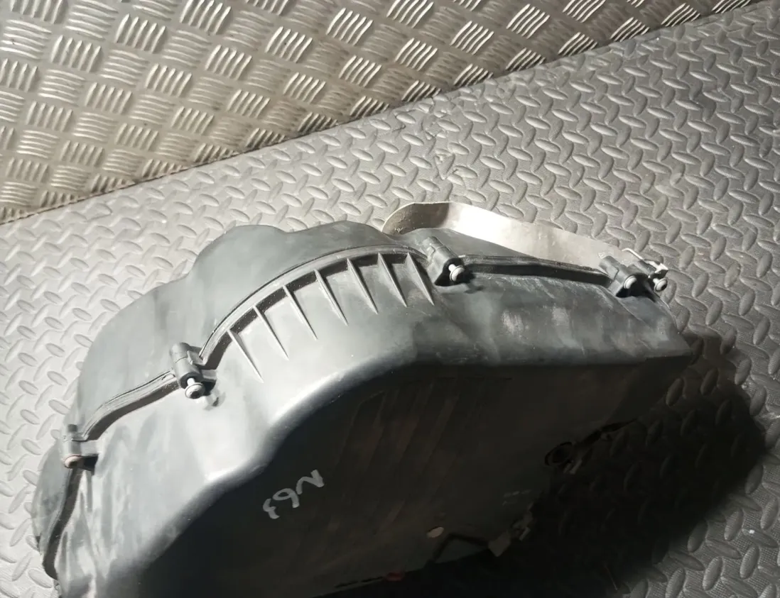 BMW 6 Series F06/F12/F13 (2010-2018) Ilmansuodatinlaatikko 7577463,7601898,7577466 29981746
