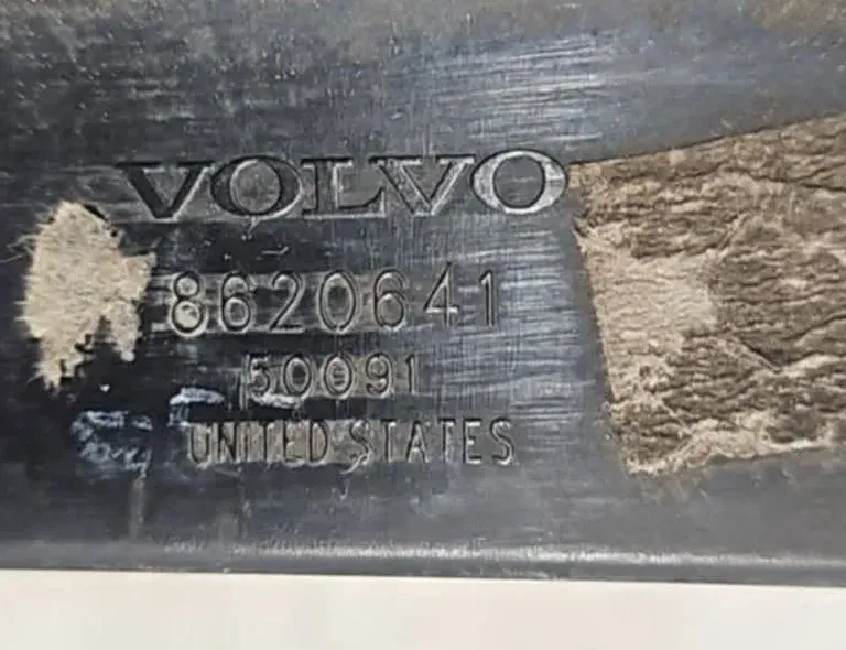 VOLVO XC90 1 generation (2002-2014) Jäähdyttimen säleikkö 8620641,50091 34674846