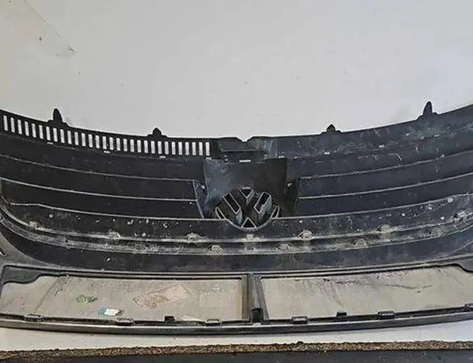 VOLKSWAGEN Touran 1 generation (2003-2015) Jäähdyttimen säleikkö 1T08536513FZ,1T0853651 34687188