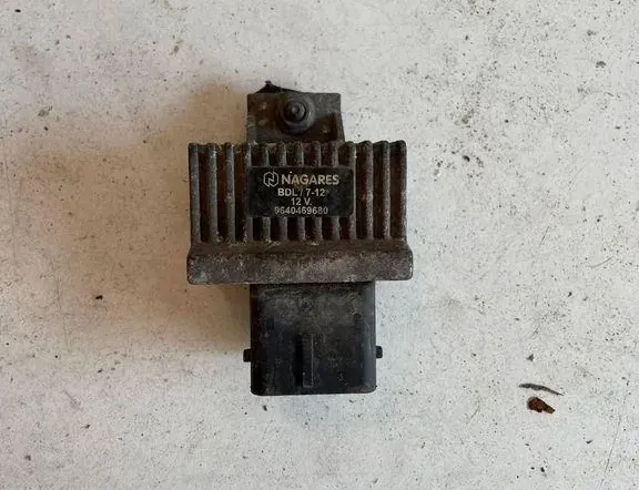 CITROËN Berlingo 1 generation (1996-2012) Hehkutulpat 11067JD50A,1252609,1427773,11067JD50C,9640469680,1860A680,3M5T12A343AA,04416764,12217794967,93858431 34682854