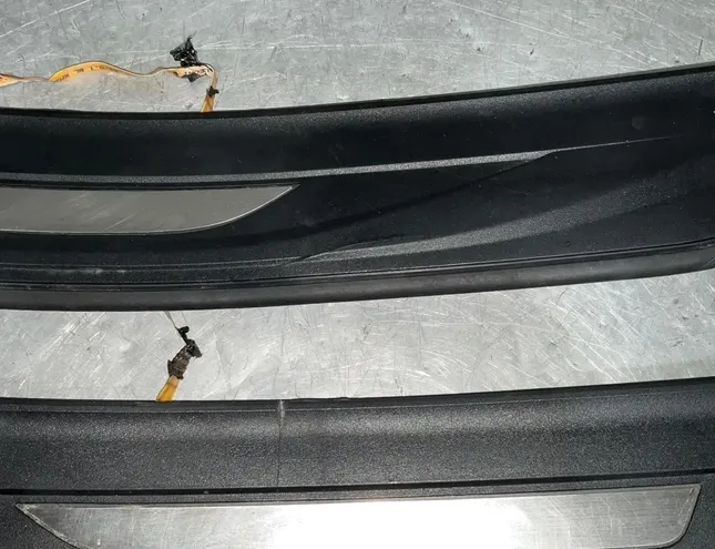 BMW 5 Series F10/F11 (2009-2017) Kynnyksen leikkaus 7203607 27912918