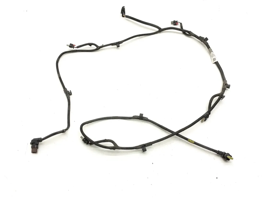 TESLA Model 3 1 generation (2017-2024) Takaosan pysäköintitutkan johdotus 106795900E 34295789