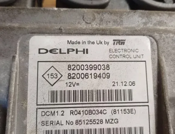 RENAULT Clio 3 generation (2005-2012) Moottorin ohjausyksikkö ECU 8200399038 34899329