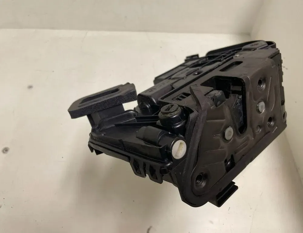 SEAT Ateca 1 generation (2016-2024) Vasemman takaoven lukko A046465 33210042