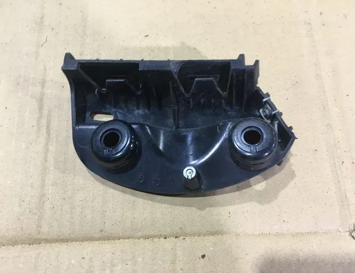 BMW 3 Series E90/E91/E92/E93 (2004-2013) Oikean takapuskurin kiinnike 7118194 21506452