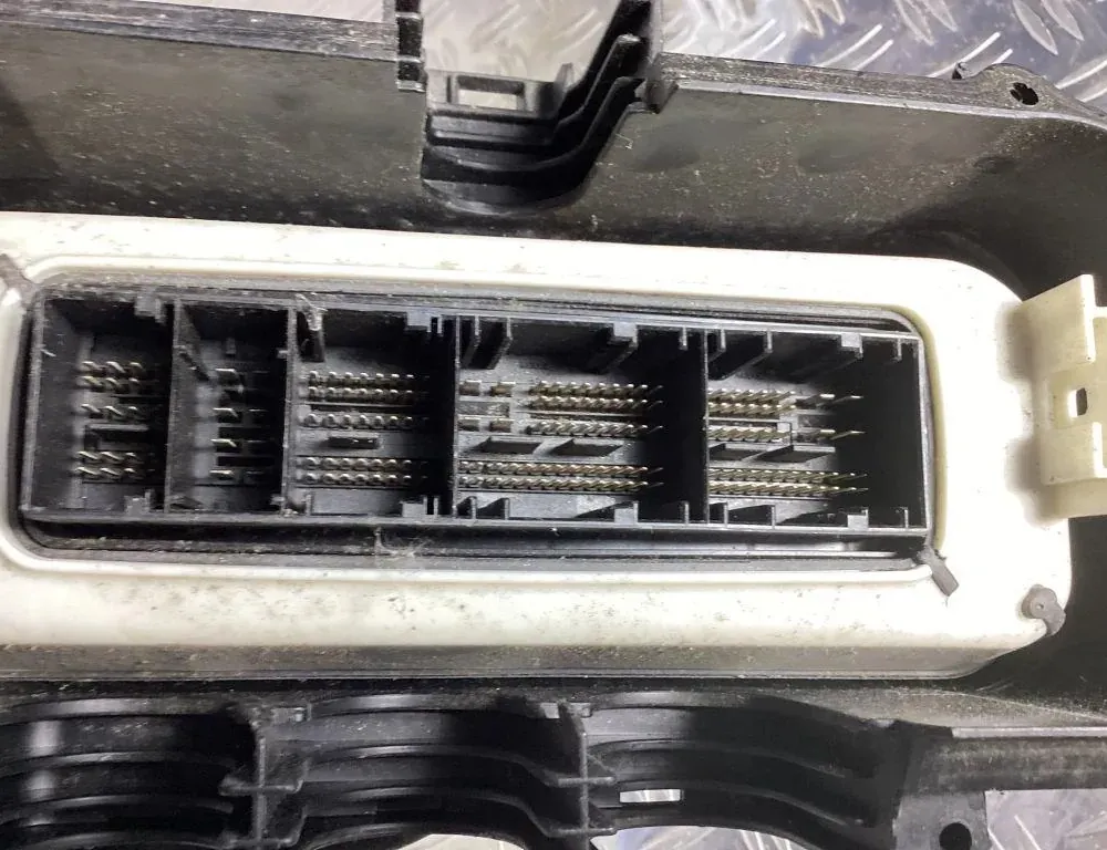 BMW 5 Series F10/F11 (2009-2017) Moottorin ohjausyksikkö ECU 0281017081,851138501 34600051