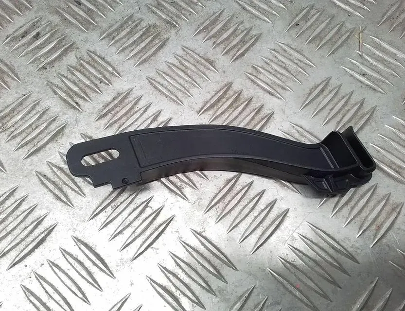 BMW 3 Series E90/E91/E92/E93 (2004-2013) Vasemman ajovalon kiinnike 7205965 34618530