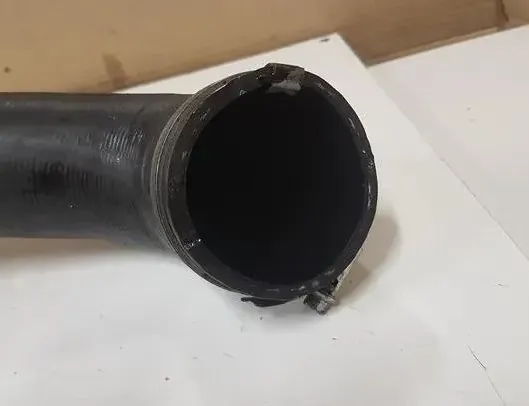 JAGUAR XF 1 generation  (2011-2016) Välijäähdyttimen letku 9X236F072AD 27088225