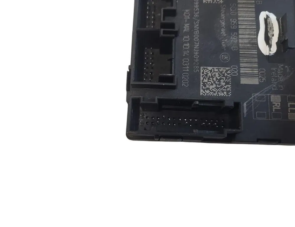 AUDI A3 8V (2012-2020) Oikean takaoven ohjausyksikkö 5Q0959592B 34965739