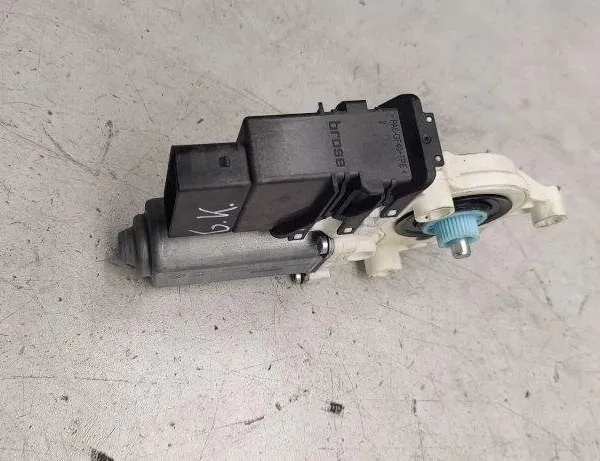 VOLKSWAGEN Passat B7 (2010-2015) Vasemman etuoven ikkunansäädin 981677113,1K0959703P 30542631