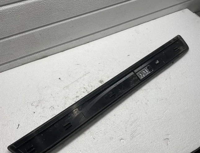 BMW 3 Series E90/E91/E92/E93 (2004-2013) Kynnyksen leikkaus 7060279 17428109