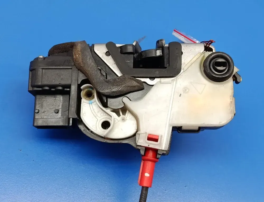 OPEL Mokka 1 generation (2012-2015) Oikean takaoven lukko 13579546 35065331