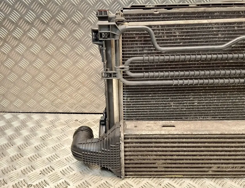 MERCEDES-BENZ C-Class W204/S204/C204 (2004-2015) Jäähdytysosat A0995006203,A0995002703,A2045000393,A2045053430,A2045000654 28327350