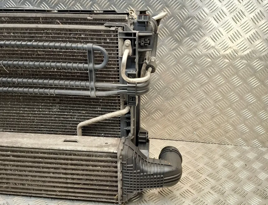 MERCEDES-BENZ C-Class W204/S204/C204 (2004-2015) Jäähdytysosat A0995006203,A0995002703,A2045000393,A2045053430,A2045000654 28327350