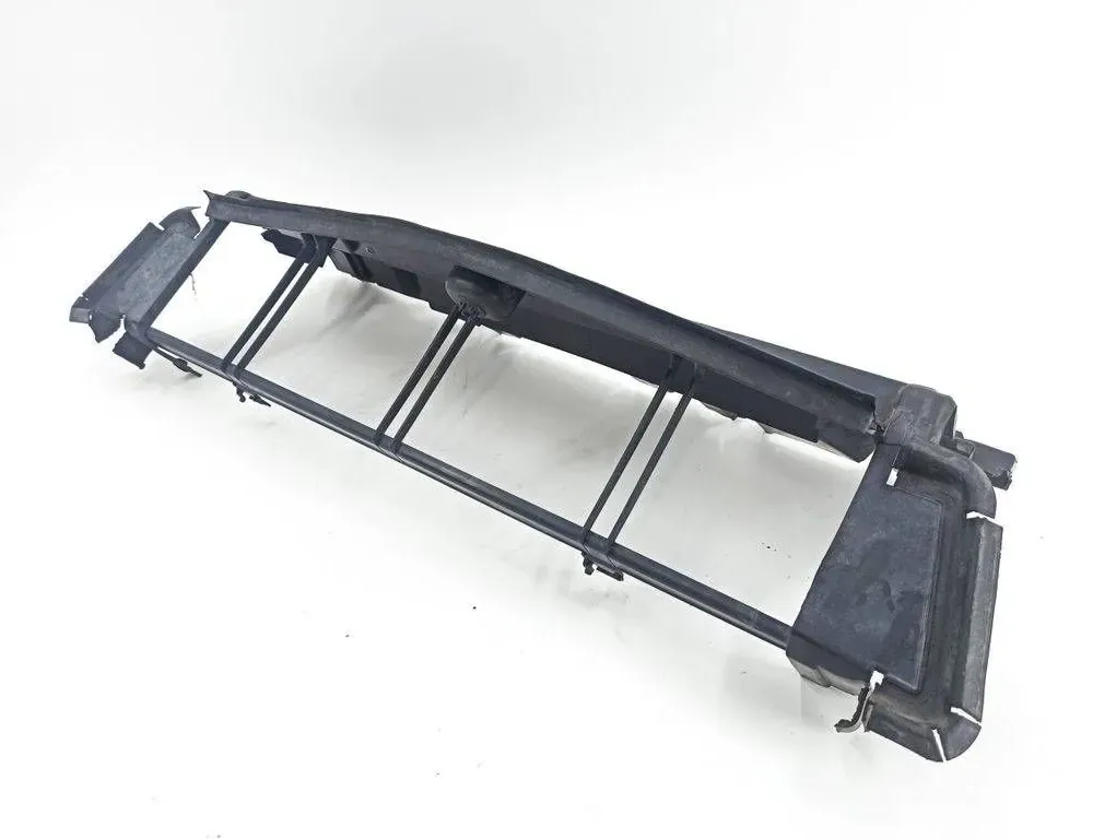 MERCEDES-BENZ C-Class W204/S204/C204 (2004-2015) Jäähdyttimen ilmanvaihtosuuntaaja A2045053430,BBP161502 34309254