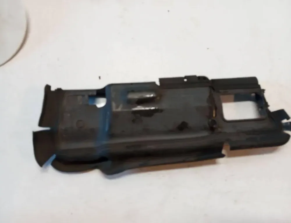 VOLVO XC60 1 generation (2008-2017) Jäähdyttimen ilmanvaihtosuuntaaja 30764567 33137883