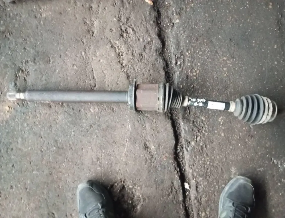 VOLVO V60 1 generation (2010-2020) Oikea etuvetoakseli 31325109 33139459