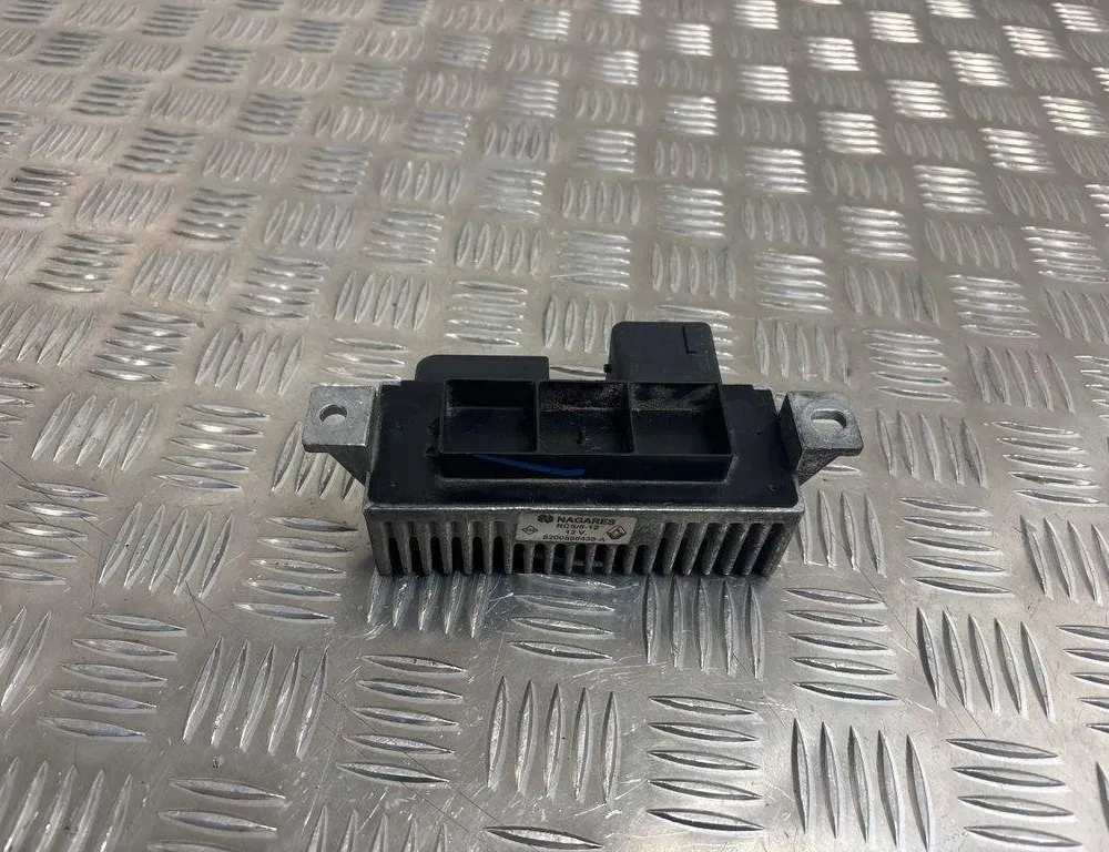 RENAULT Laguna 3 generation (2007-2015) Hehkutulpat 8200558438A 30574946
