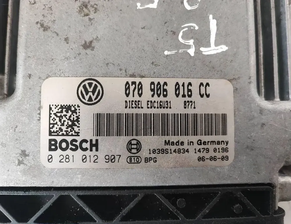 VOLKSWAGEN Transporter T5 (2003-2015) Moottorin ohjausyksikkö ECU 070906016CC,0281012907,1039S14834 34773669