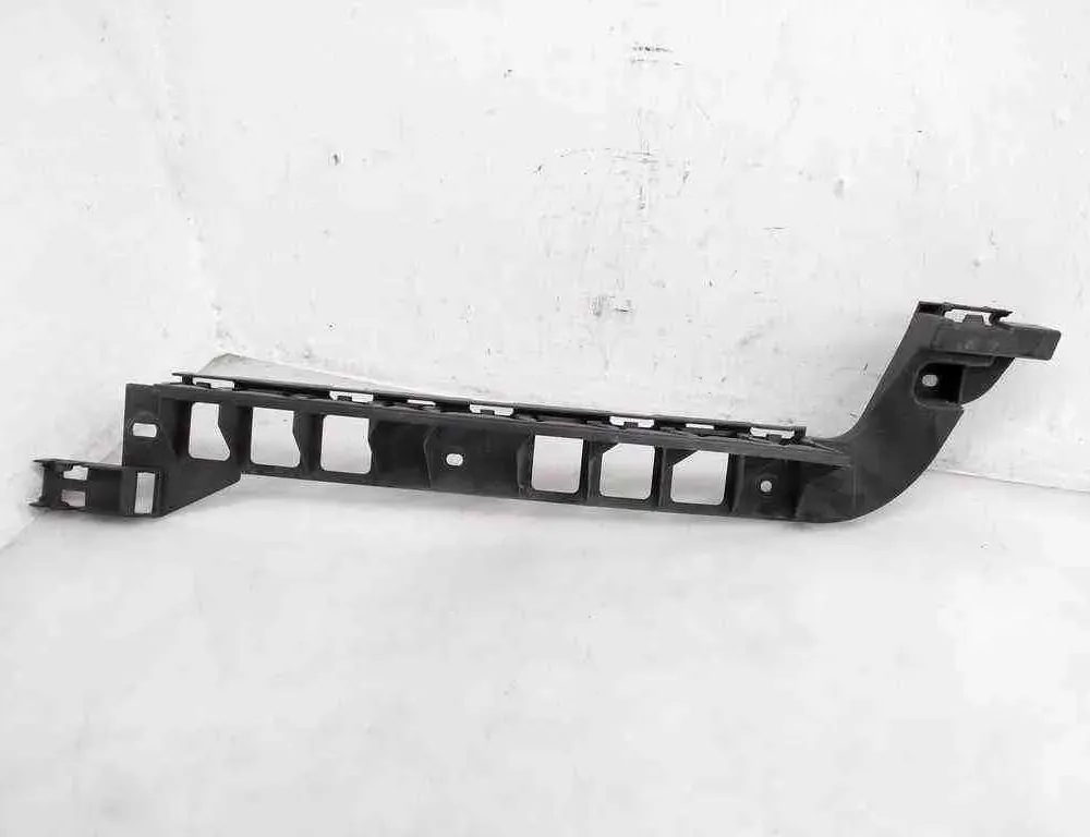 SKODA Octavia 3 generation (2013-2020) Oikean takapuskurin kiinnike 5E5807864 32415016