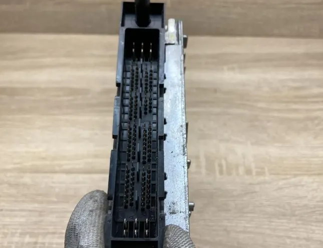 VOLVO V70 1 generation (1997-2000) Moottorin ohjausyksikkö ECU 08677708A,0281010319 34445153