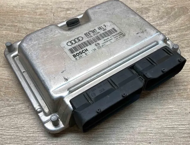 AUDI A4 B5/8D (1994-2001) Moottorin ohjausyksikkö ECU 8E0907401P,0281011136 34337643