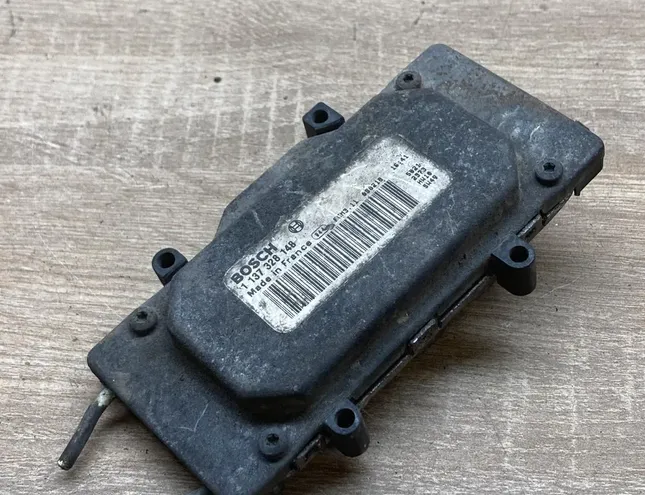 VOLVO V50 1 generation (2003-2012) Jäähdytystuulettimen ohjausyksikkö 1137328148,050218 34294135