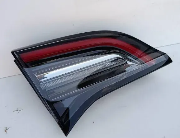 TESLA Model Y 1 generation (2020-2024) Oikean puolen takaluukun takavalo 150208800B 35051078