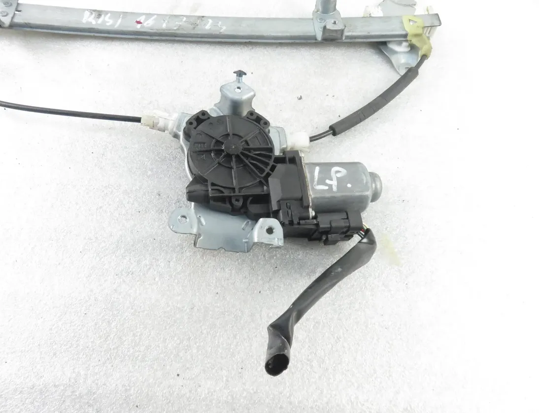 NISSAN Note 1 generation (2005-2014) Vasemman etuoven ikkunansäädin 402377B 28596363
