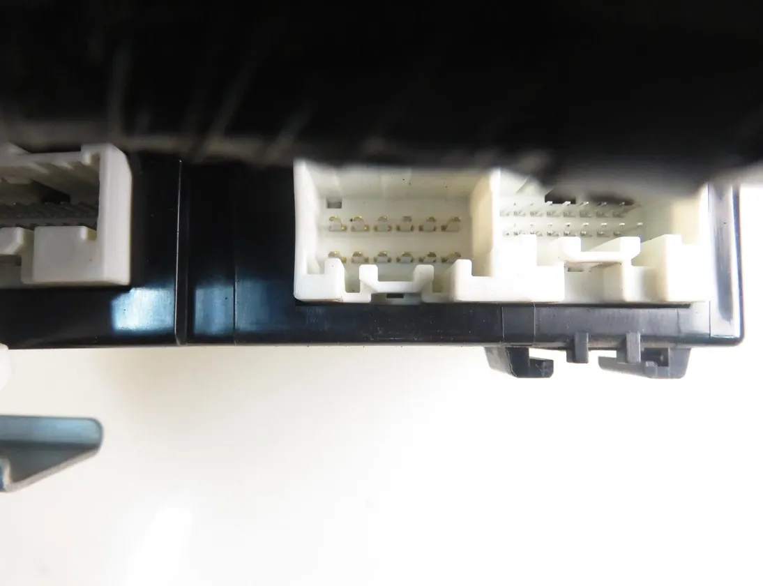 MAZDA 5 1 generation (2005-2010) Comfort-ohjausyksikkö CC2967560B 30303883