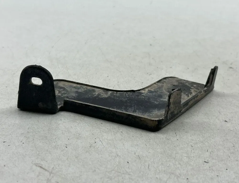 TOYOTA Avensis Verso 1 generation (2001-2003) Oikea etukynnysverhoilu 769150F020 34123926