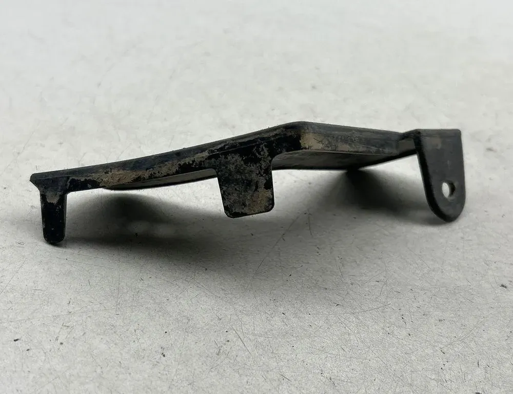 TOYOTA Avensis Verso 1 generation (2001-2003) Oikea etukynnysverhoilu 769150F020 34123926