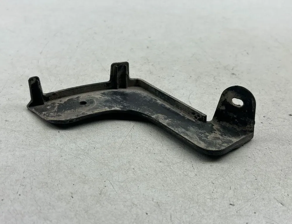 TOYOTA Avensis Verso 1 generation (2001-2003) Oikea etukynnysverhoilu 769150F020 34123926