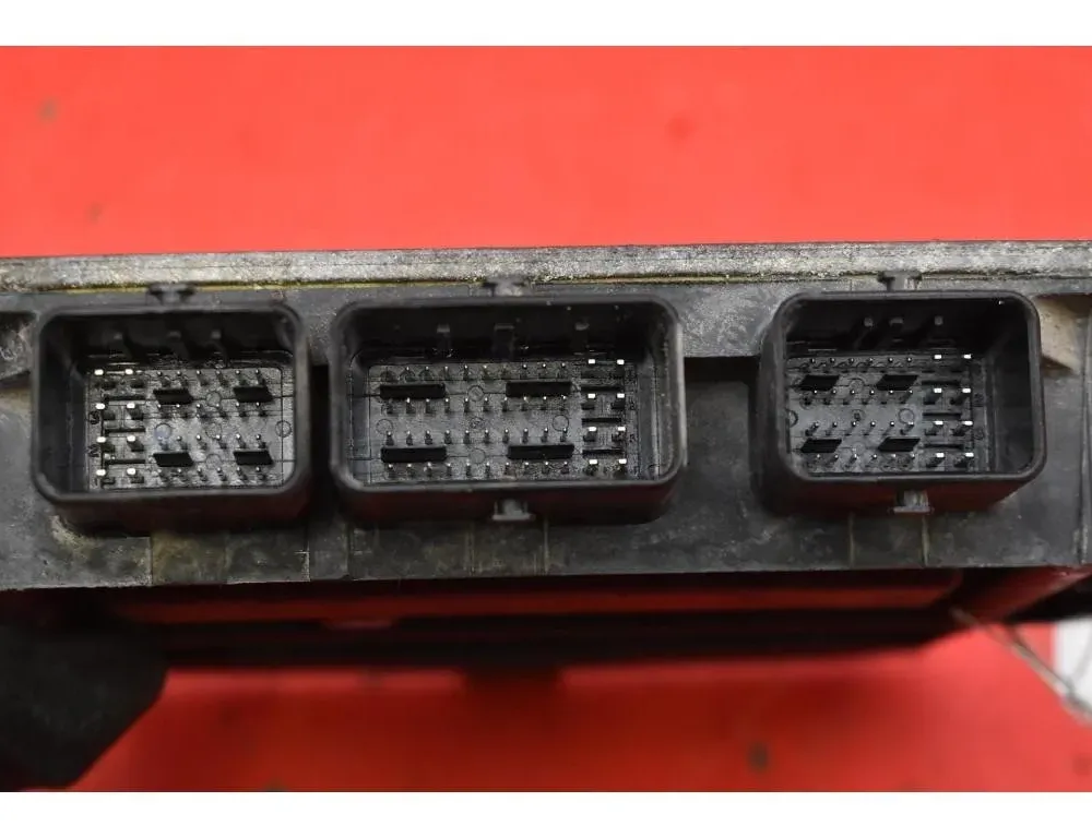 RENAULT Clio 5 generation (2019-2023) Moottorin ohjausyksikkö ECU 8200911560 30443637
