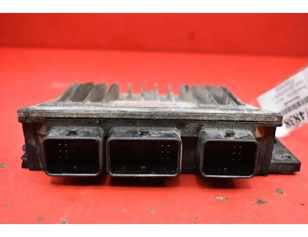 RENAULT Clio 5 generation (2019-2023) Moottorin ohjausyksikkö ECU 8200911560 30443637