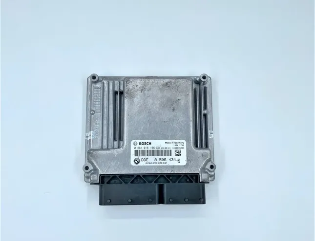 BMW 3 Series E90/E91/E92/E93 (2004-2013) Moottorin ohjausyksikkö ECU 13618506434,0281016106,13618510592,8510592,13618512499,8512499,13618518167,8518167,13618577664,8577664,13618506433,8506433,13618506375,8506375,13617823423,7823423,13617823422,7823422,13617812540,7812540,8506434 26659299