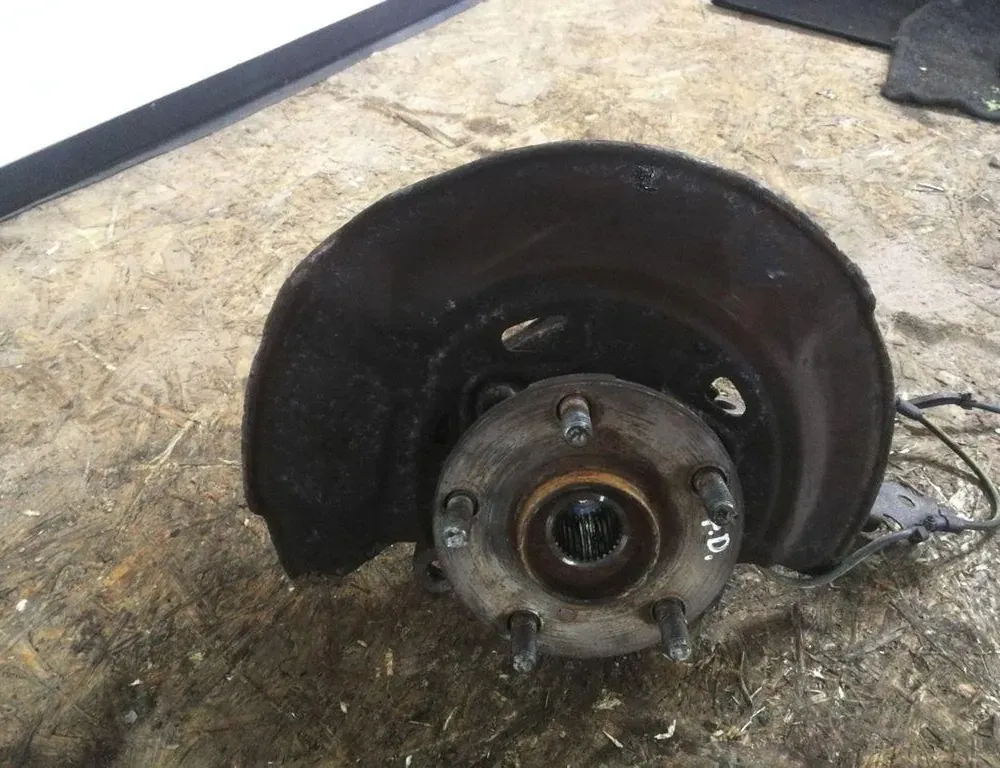 TOYOTA Verso 1 generation (2009-2015) Oikean etupyörän napa 34939312