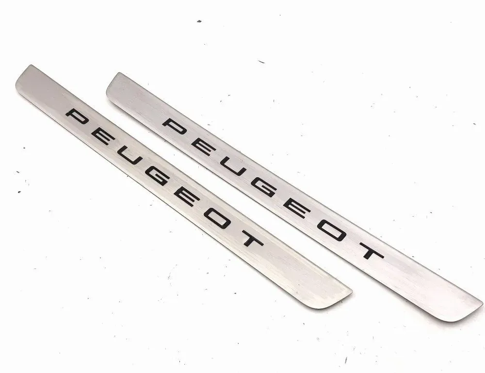 PEUGEOT 2008 2 generation (2019-2023) Oikea etukynnysverhoilu 98532023RW 34951033