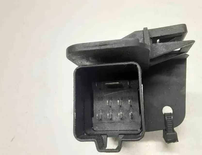 VOLVO XC70 2 generation (2000-2007) Hehkutulpat 0281003037,30751798 32659989