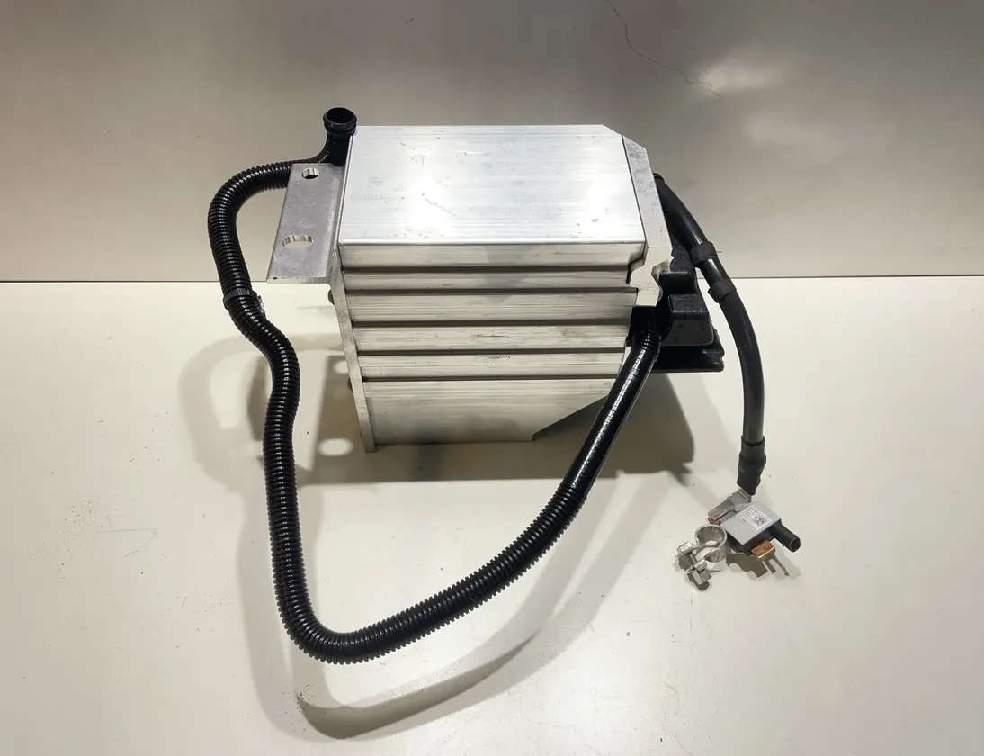 AUDI A5 F5 (2016-2024) Akku 8W0915172B 23370412