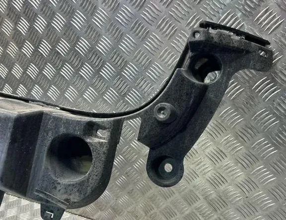 BMW X6 E71/E72 (2008-2012) Vasen takapuskurin kiinnike 7176244 34866285
