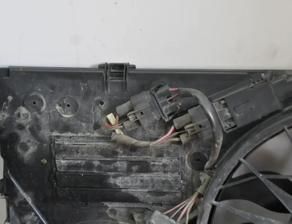 AUDI Q7 4L (2005-2015) Moottorin jäähdytystuulettimen jäähdytin 7L0121203G,0130706809 34967182