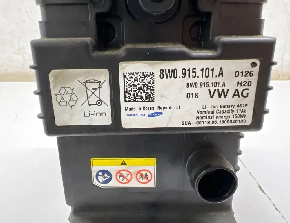 AUDI A4 B9/8W (2015-2024) Akku 8W0915101A 34986513
