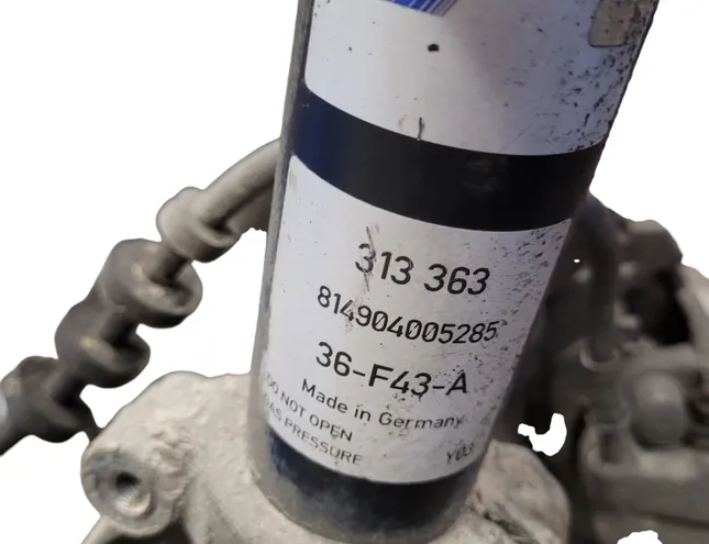 AUDI A4 B8/8K (2011-2016) Oikean etupyörän napa 8K0407242Q 25822791