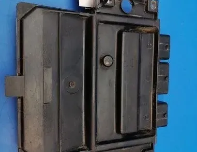NISSAN Note 1 generation (2005-2014) Moottorin ohjausyksikkö ECU 8200399038,8200619409,9U30D 21530303