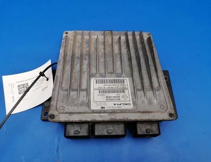 NISSAN Note 1 generation (2005-2014) Moottorin ohjausyksikkö ECU 8200399038,8200619409,9U30D 21530303