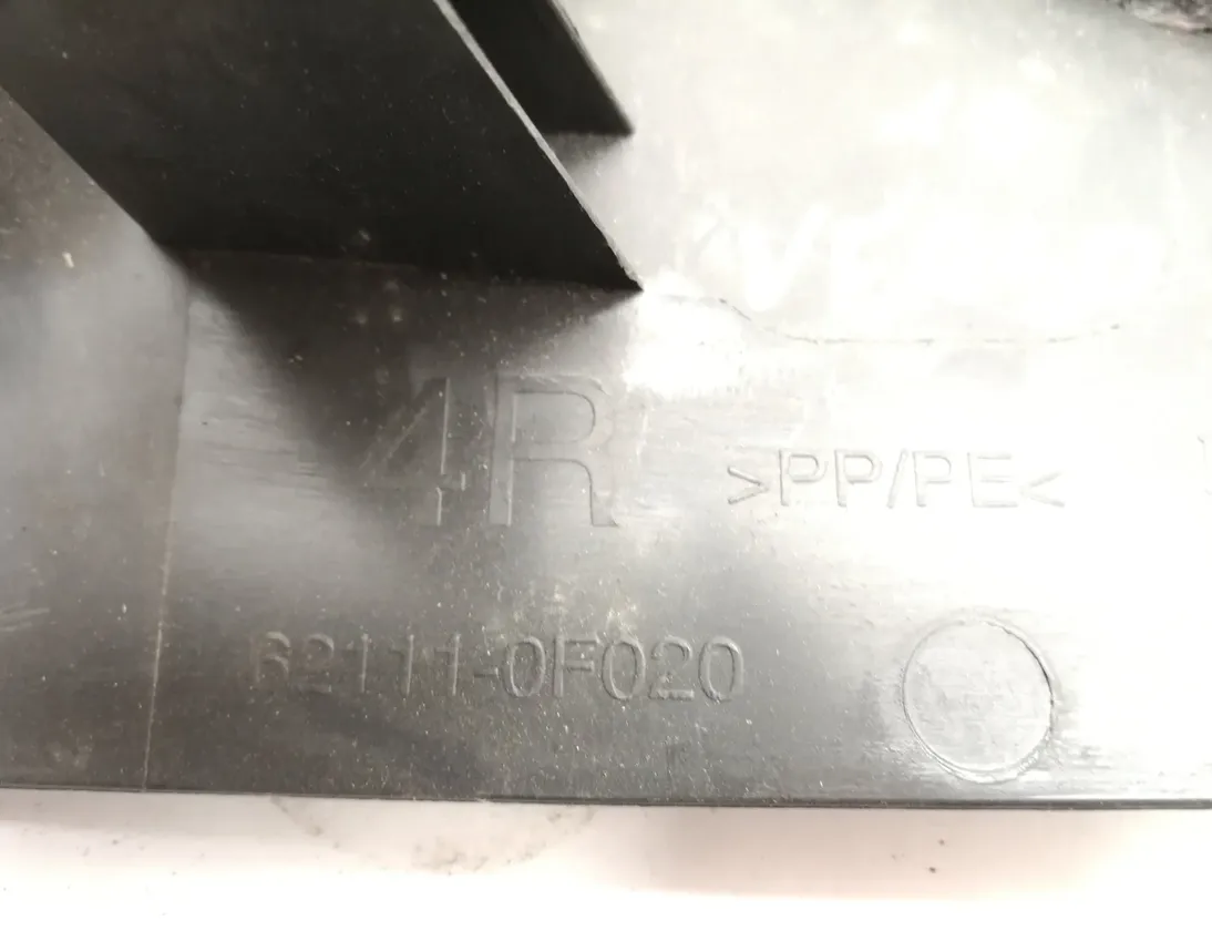 TOYOTA Verso 1 generation (2009-2015) Oikea etukynnysverhoilu 62111-0F020 11761279